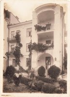 Так выглядела гимназия Фьерфор до 1917 года. Фото из коллекции И.Н. Севастьянова (Ялта)